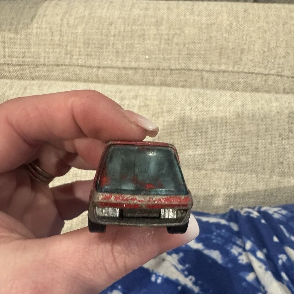 Hot‎ Wheels Redline 1969 Heavyweights Cab HK Red with White Interior